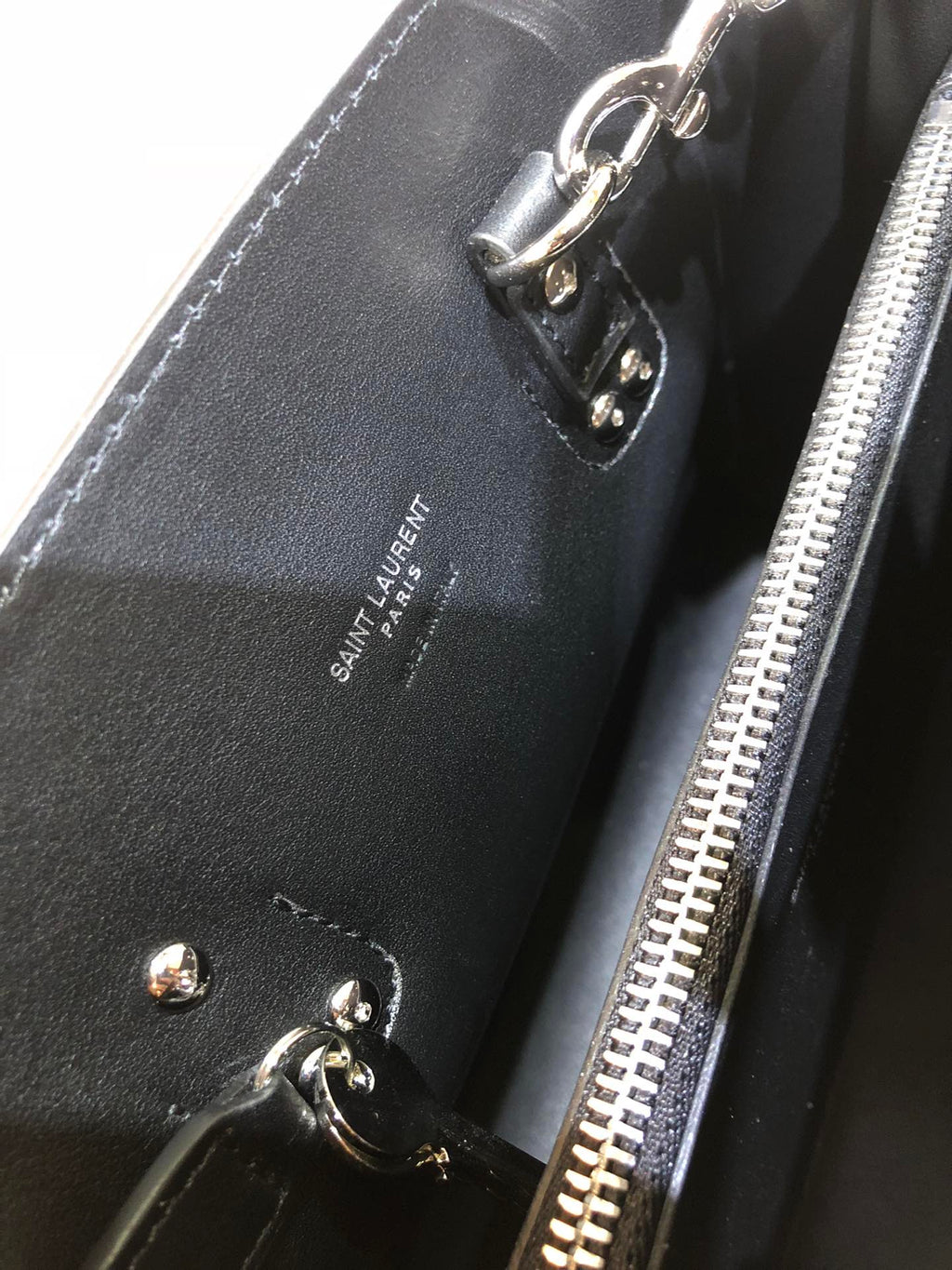 SAC DE 26 HANDBAG BLACK CALFSKIN
